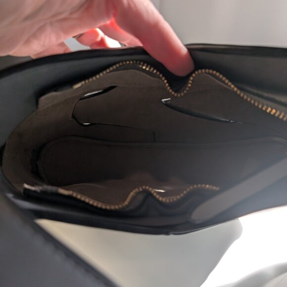 Grey Smooth Leather Hobo Bag with Adjustable Shoulder Strap and Top Zipper, NWOT - Picture 7 of 8